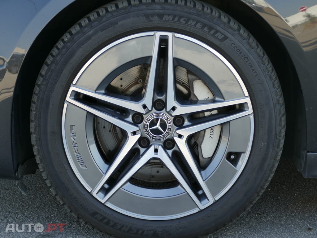 Mercedes-Benz C 300 e AMG Line