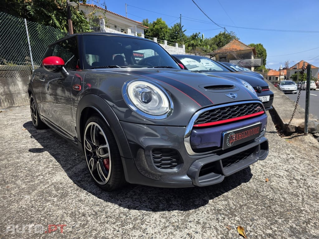 MINI Cooper John Cooper Works