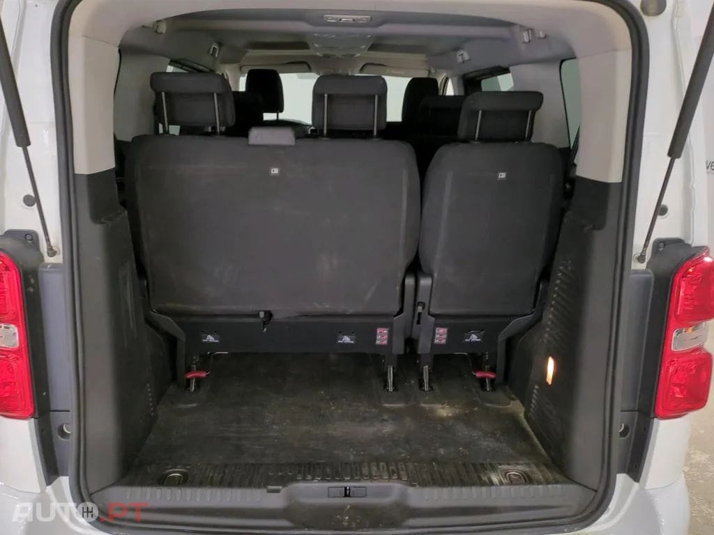 Peugeot Traveller 1.5 BlueHDi L2H1 Business Standard