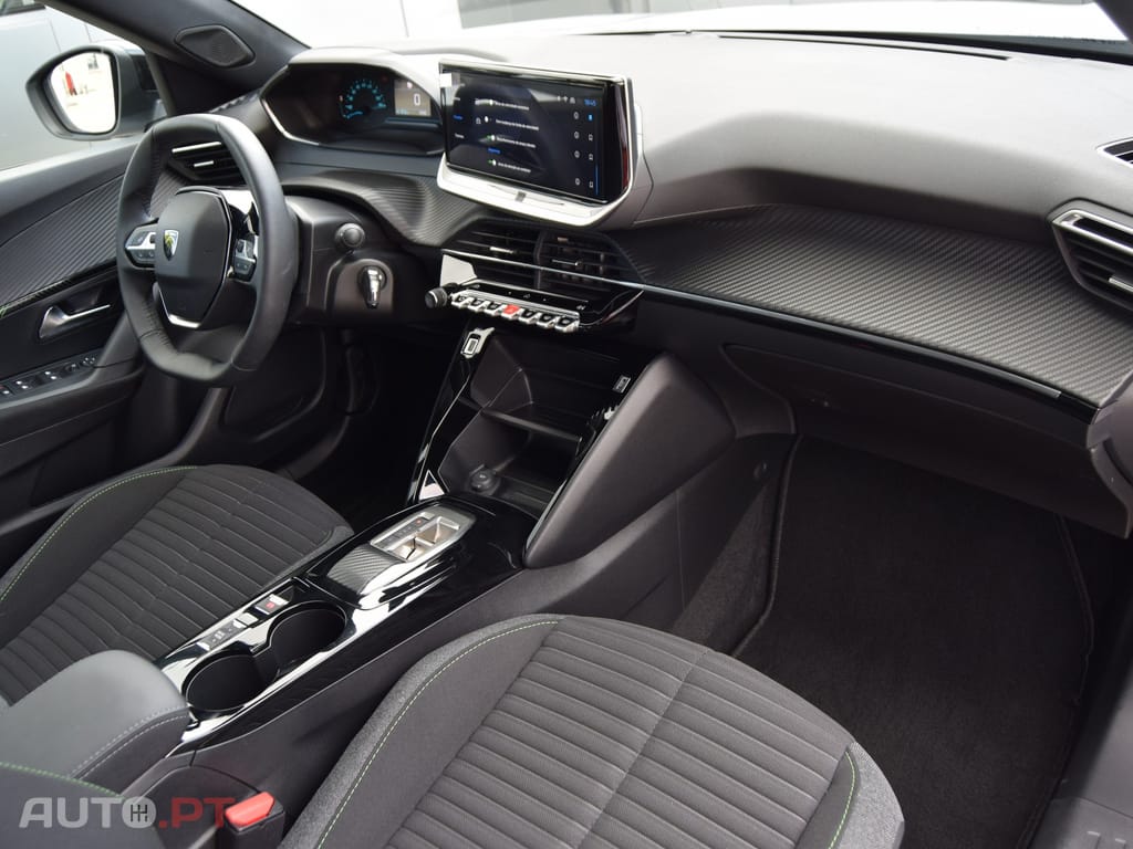Peugeot E-2008 54 kWh Active EAT8