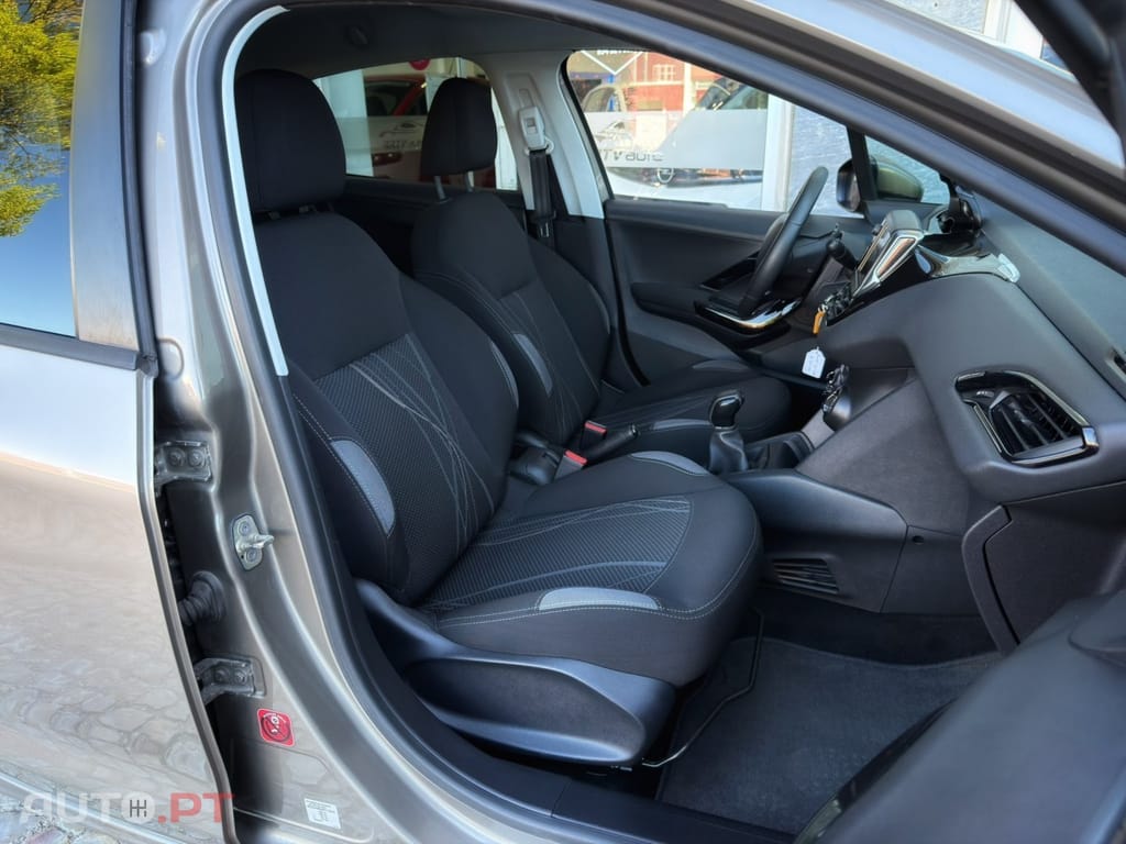 Peugeot 208 1.2 PureTech Access