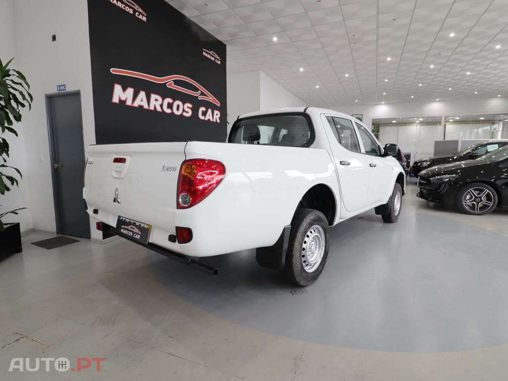 Mitsubishi L200 2.5 DI-D CD Invite CC 4WD