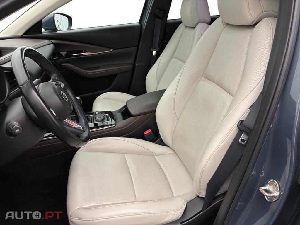 Mazda CX-30 2.0 e-SKYACTIV M Exclusive Pure White Bose