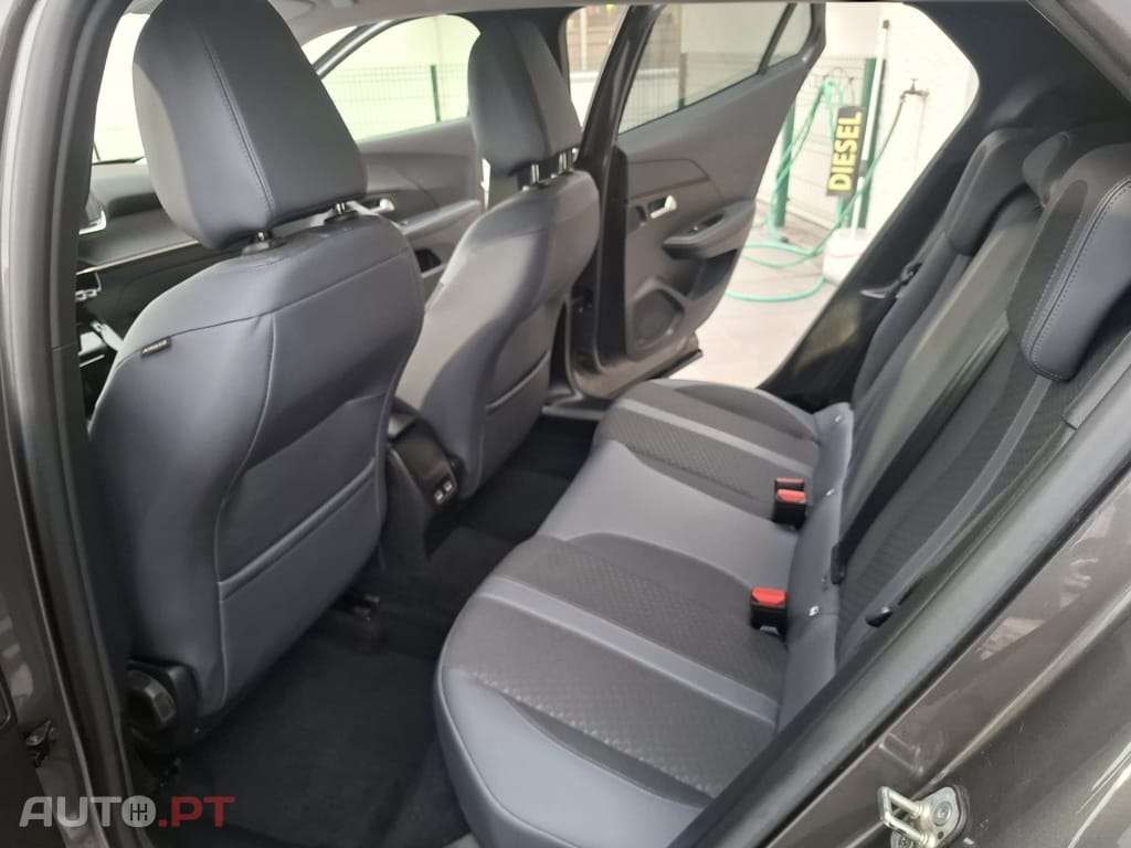 Peugeot 2008 1.2 PureTech Allure Pack
