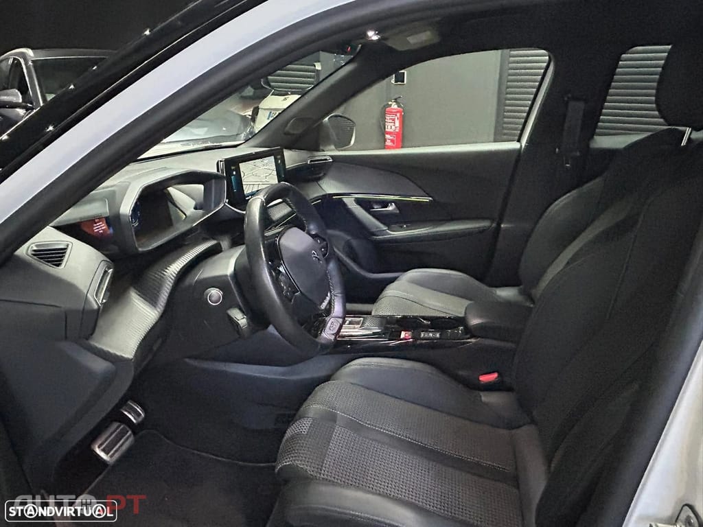 Peugeot E-2008 GT