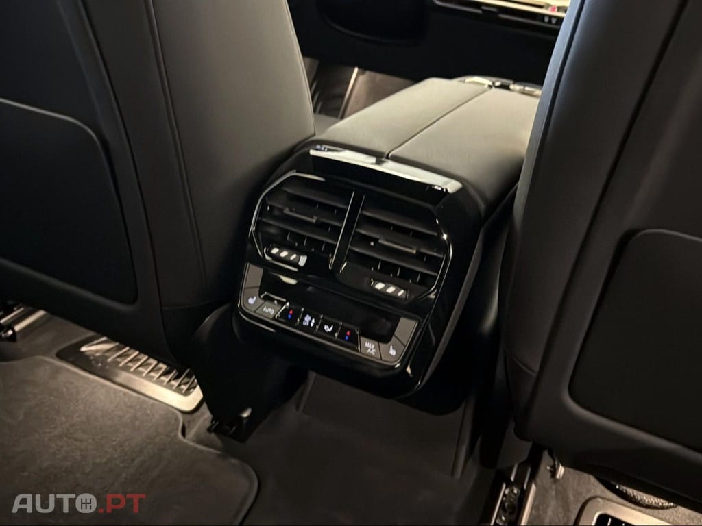 BMW iX I.V.A DEDUTIVEL xDrive50 
