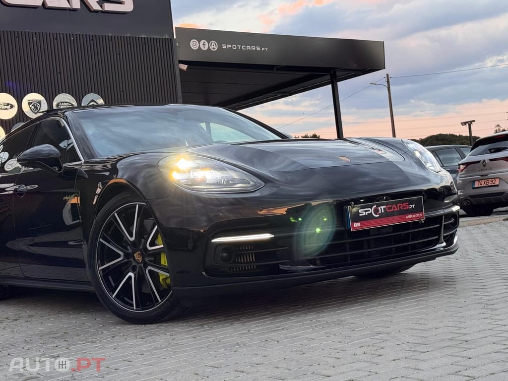 Porsche Panamera 4 E-Hybrid