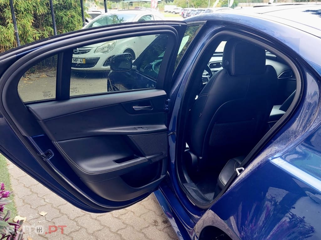 Jaguar XE 2.0 D R-Sport Aut.