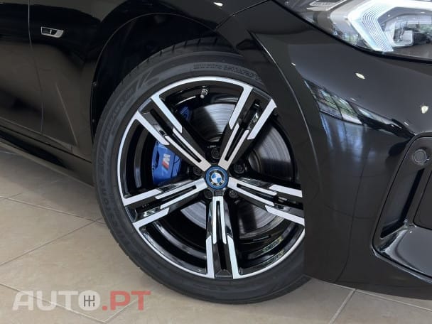 BMW 330 e Pack M Auto — fotografia 5