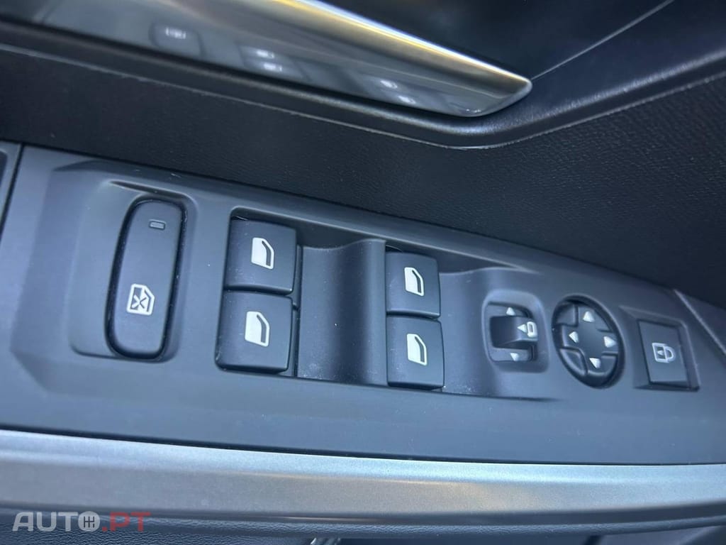 Peugeot 5008 1.2 Hybrid Allure e-DCS6