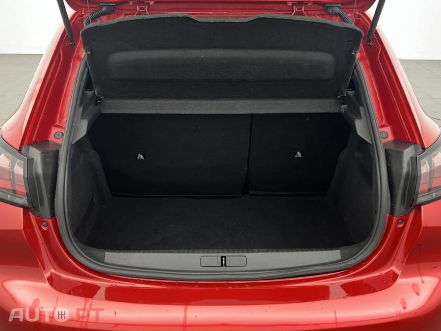 Peugeot E-208 50 kWh Style
