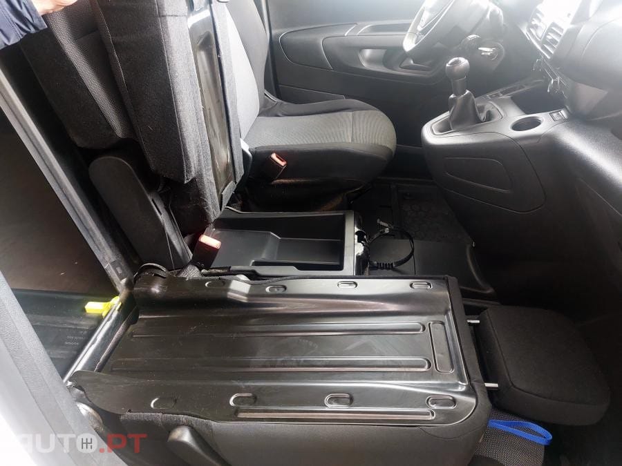 Peugeot Partner 1.5 Bluehdi Pro Standard - IVA Dedutível