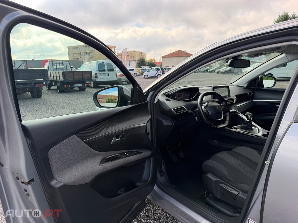 Peugeot 3008 1.5 BlueHDi Active