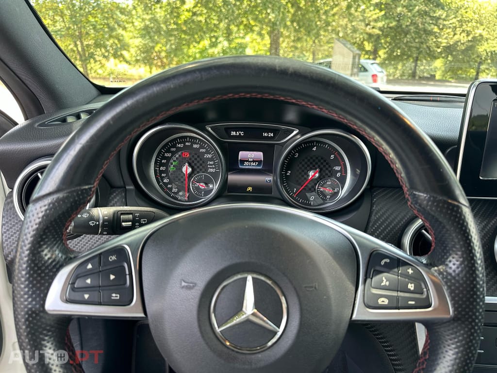 Mercedes-Benz A 180 d AMG Line