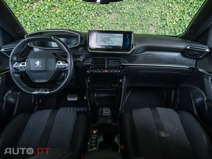 Peugeot E-2008 50 kWh GT