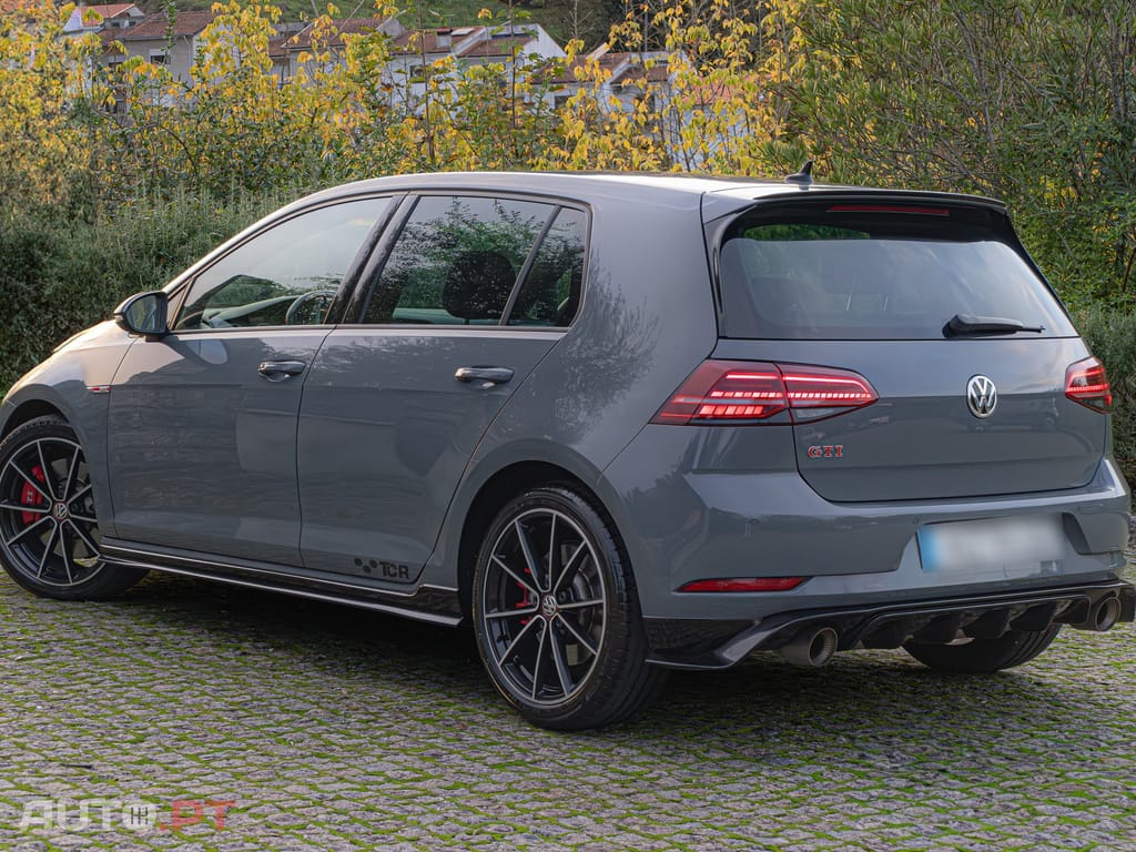 Volkswagen Golf 2.0 TSI TCR DSG
