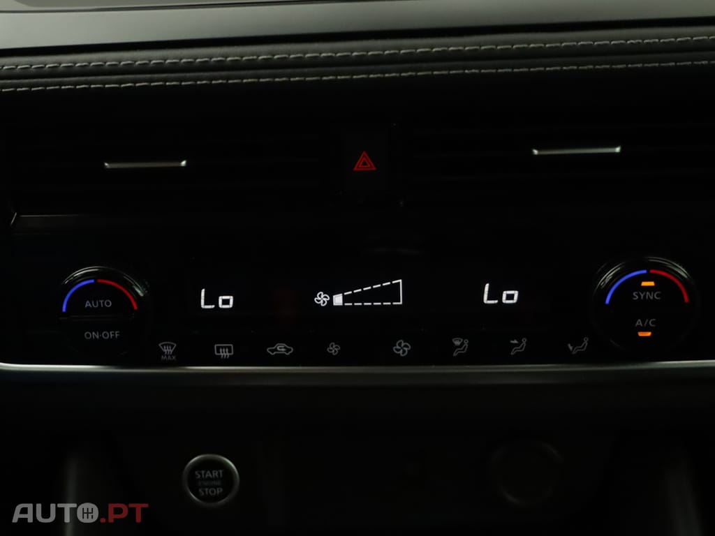 Nissan Qashqai Qashqai 1.3 DIG-T N-Connecta LED Xtronic