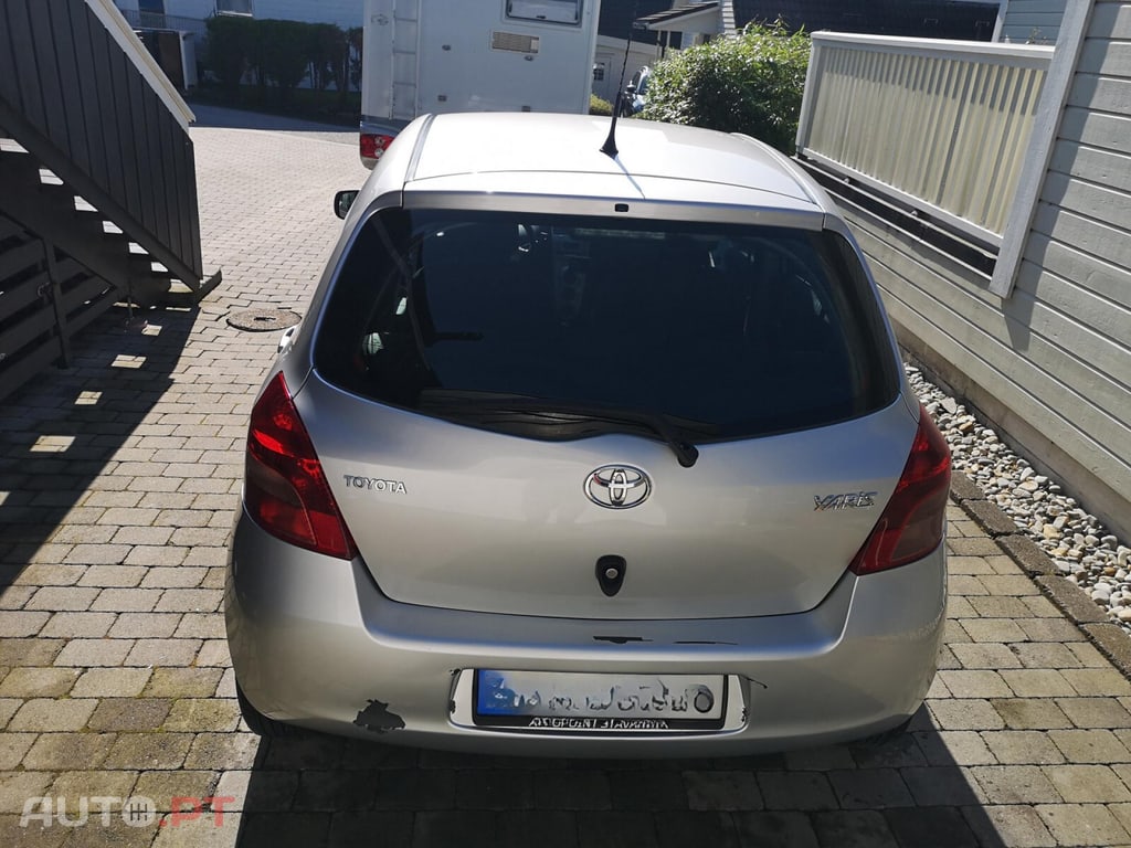 Toyota Yaris 1.3-VVT-i