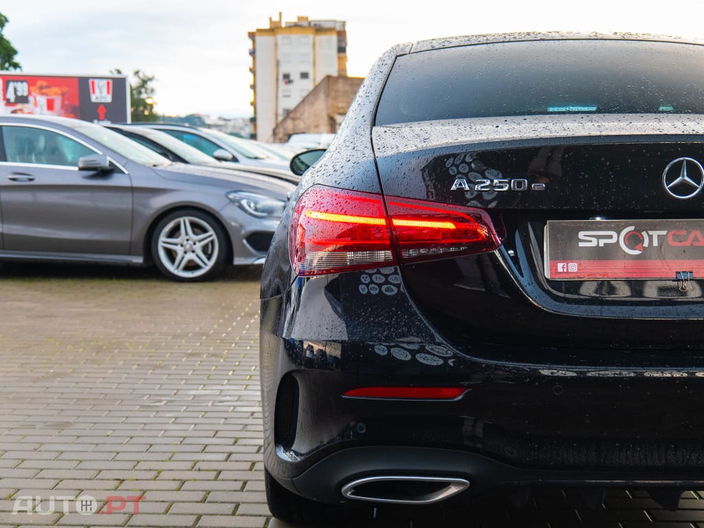 Mercedes-Benz A 250 e 8G-DCT AMG Line