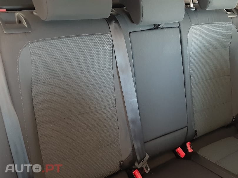 Volkswagen Golf Variant Confortline 1.6 TDI 105 CV