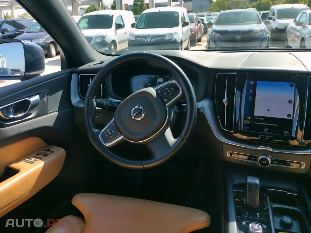Volvo XC60 2.0 T8 PHEV Momentum AWD
