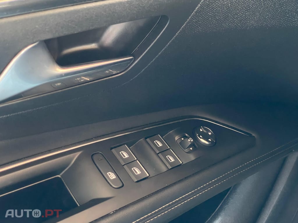 Peugeot 3008 1.2 PureTech GT EAT8