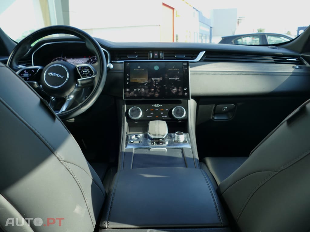 Jaguar F-Pace 2.0 P400e AWD