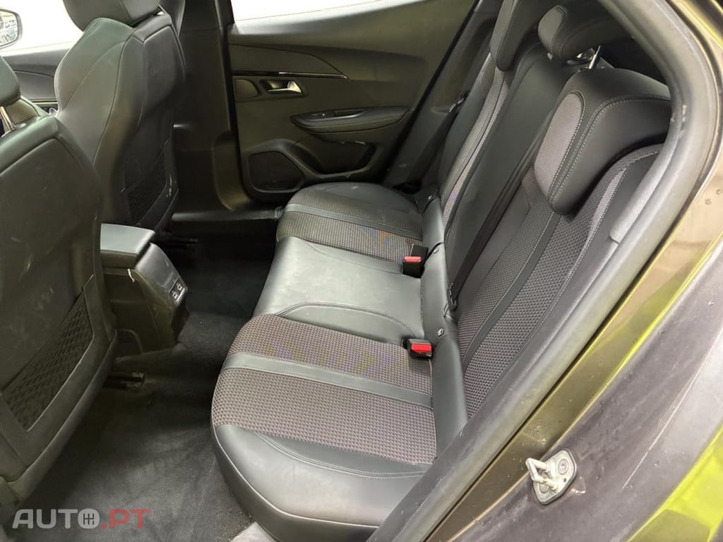 Peugeot 2008 1.2 PureTech GT Line EAT8