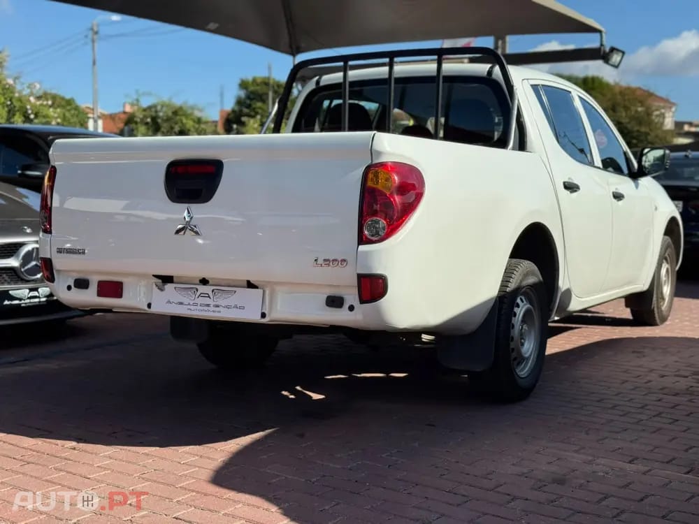 Mitsubishi L200 2.5 DI-D CD In.AC Low Rider 2WD