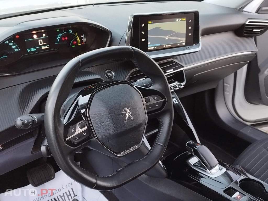 Peugeot E-2008 50 kWh Allure Pack