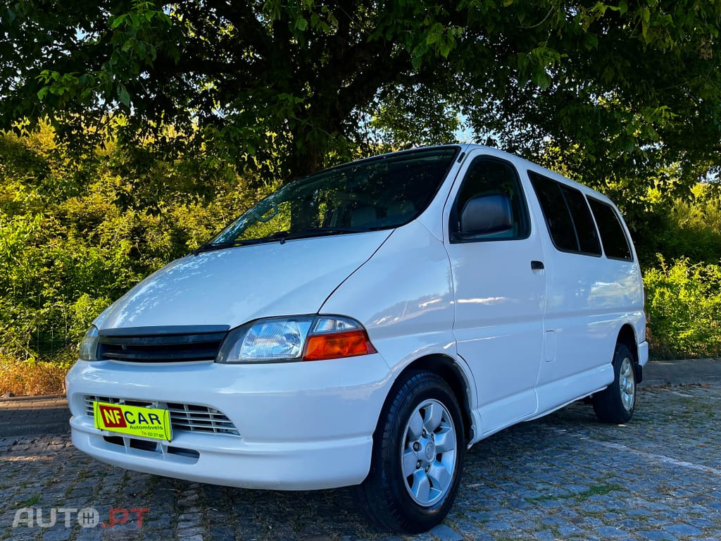 Toyota HiAce 9 Lugares