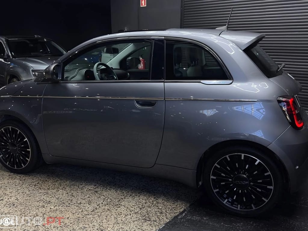 Fiat 500e La Prima