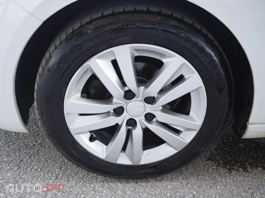 Peugeot 308 1.5 BlueHDi Business Line