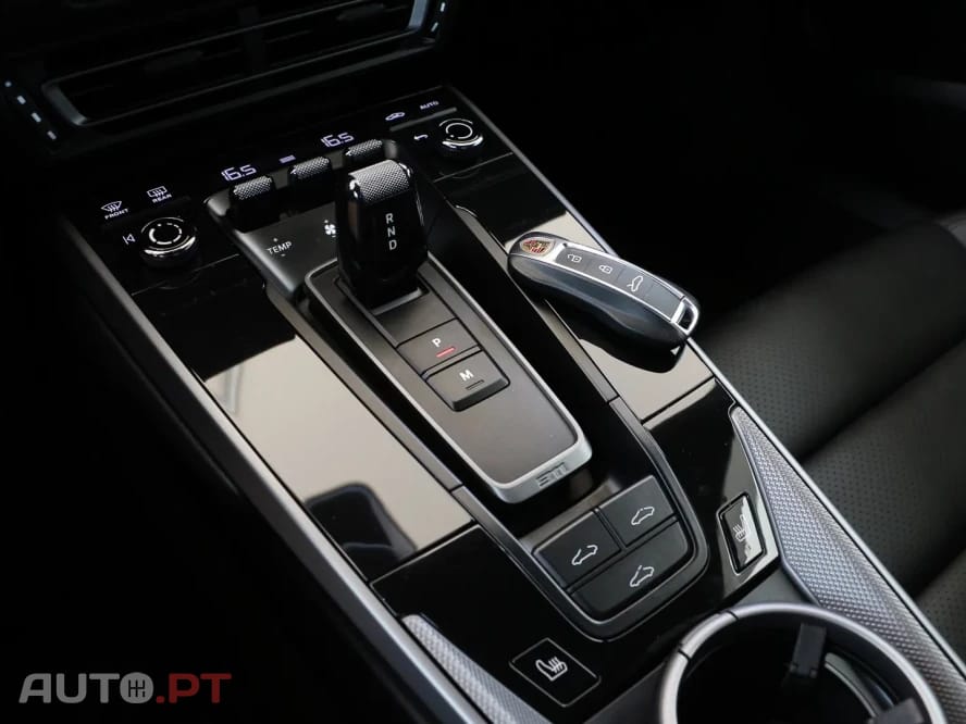 Porsche 911 Carrera PDK