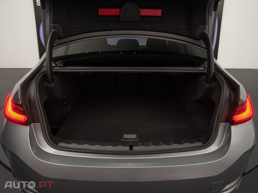 BMW 320 e Auto
