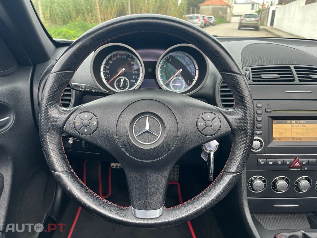 Mercedes-Benz SLK 200 Outro