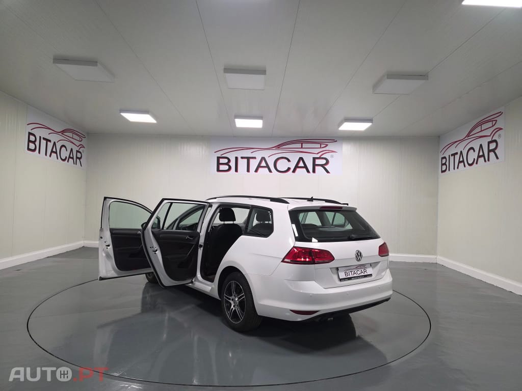 Volkswagen Golf 1.6 HDI CONFORTLINE