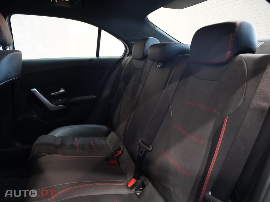 Mercedes-Benz A 180 d AMG Line