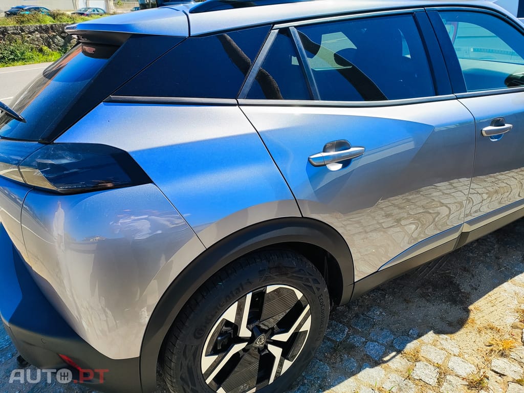 Peugeot E-2008 Allure 54kwh
