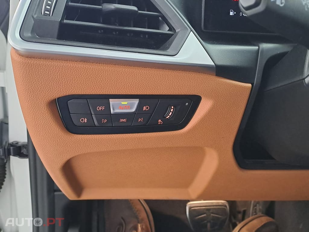 BMW 320 e Touring Pack Desportivo M Auto