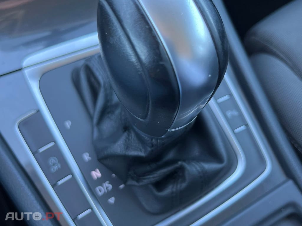 Volkswagen Golf 1.6 TDI R-Line DSG