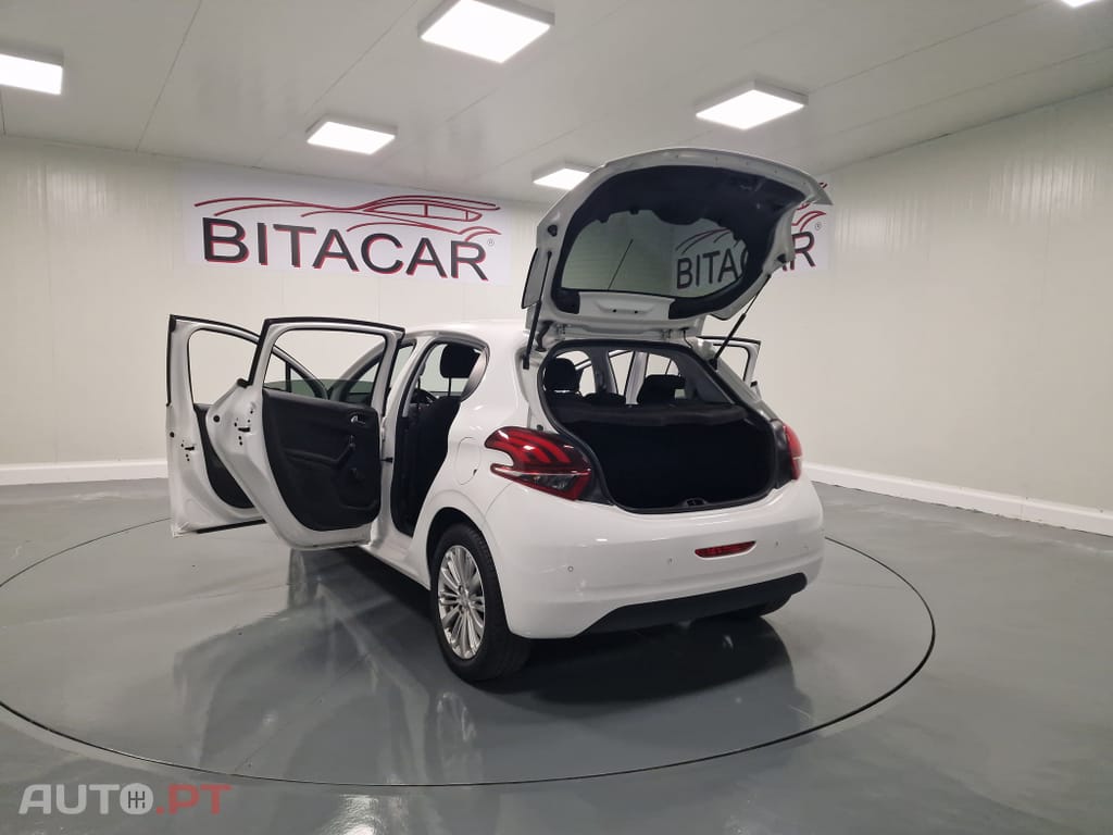 Peugeot 208 1.6 BlueHDi Style