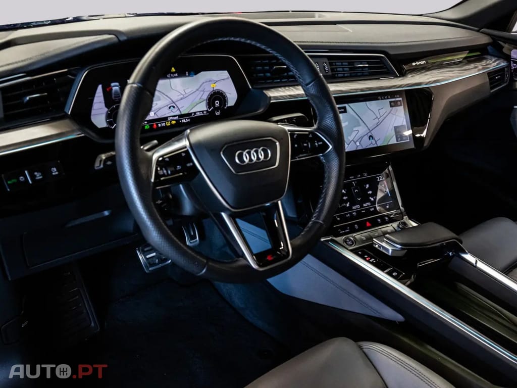 Audi Q8 E-Tron I.V.A DEDUTÍVEL  S LINE