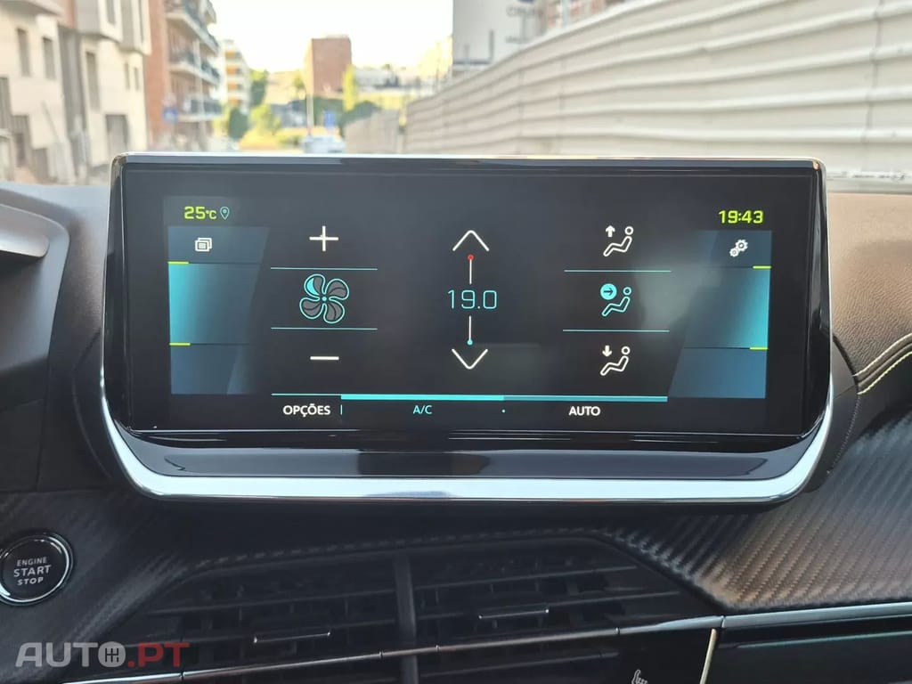 Peugeot E-2008 50 kWh GT Pack