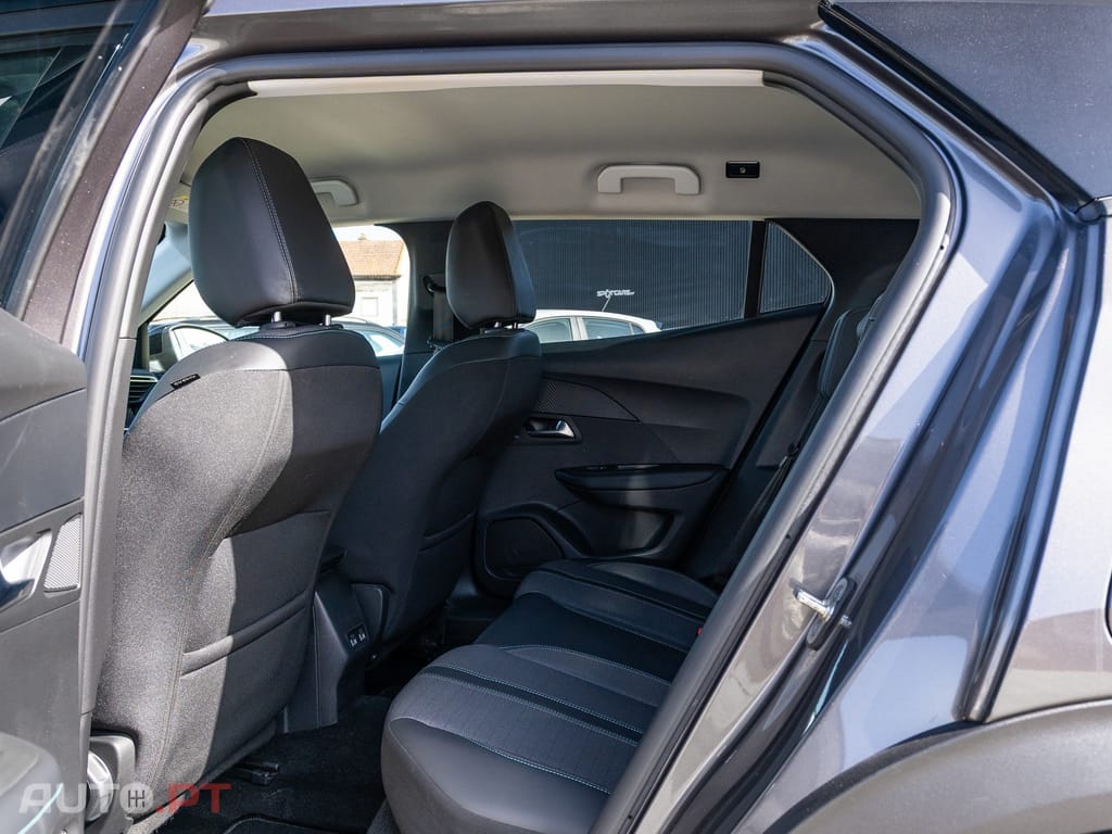 Peugeot 2008 1.2 PureTech Allure EAT8