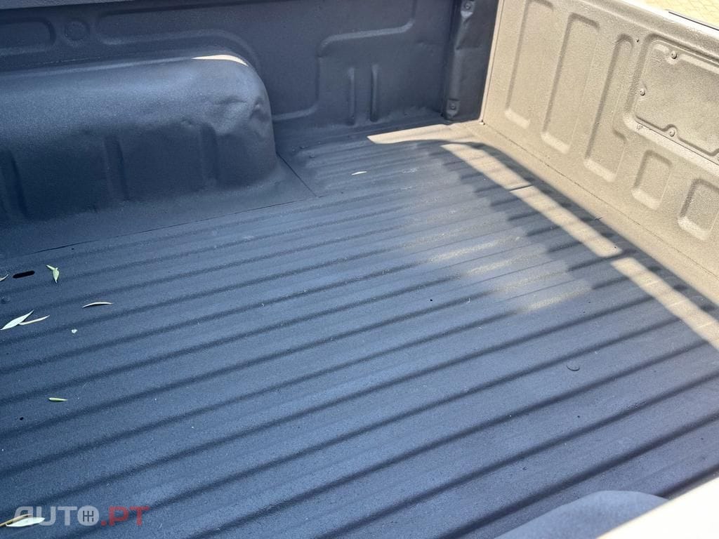 Nissan Pick Up 2.5 TD CD Look Navara