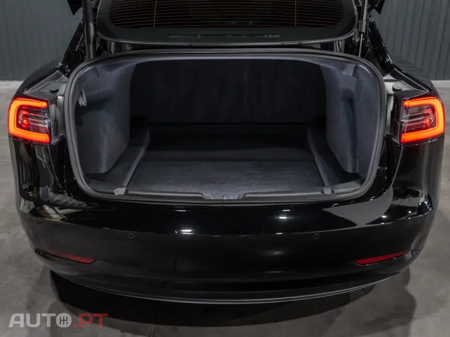 Tesla Model 3 Standard Range Plus RWD