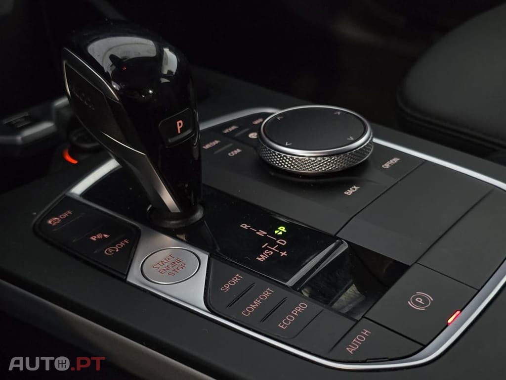 BMW 216 d Line Sport — fotografia 17