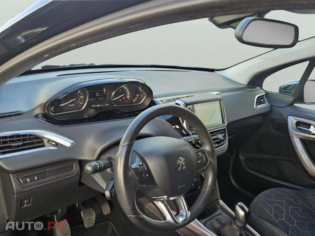 Peugeot 2008 1.2 PureTech Shine Style