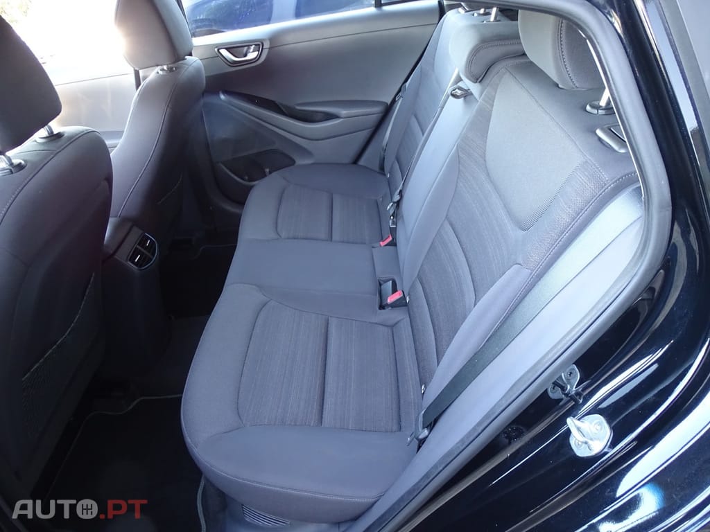 Hyundai Ioniq 1.6 GDI HEV Hybrid Tech